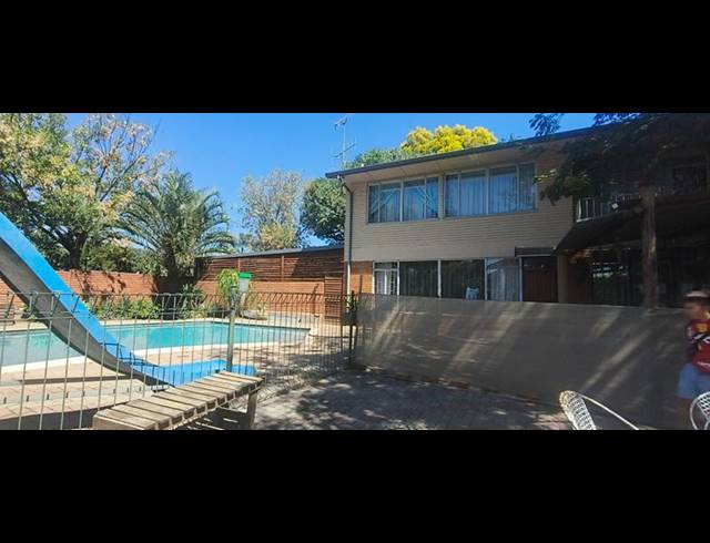 5 BEDROOM HOUSE FOR SALE IN PRETORIA GARDENS